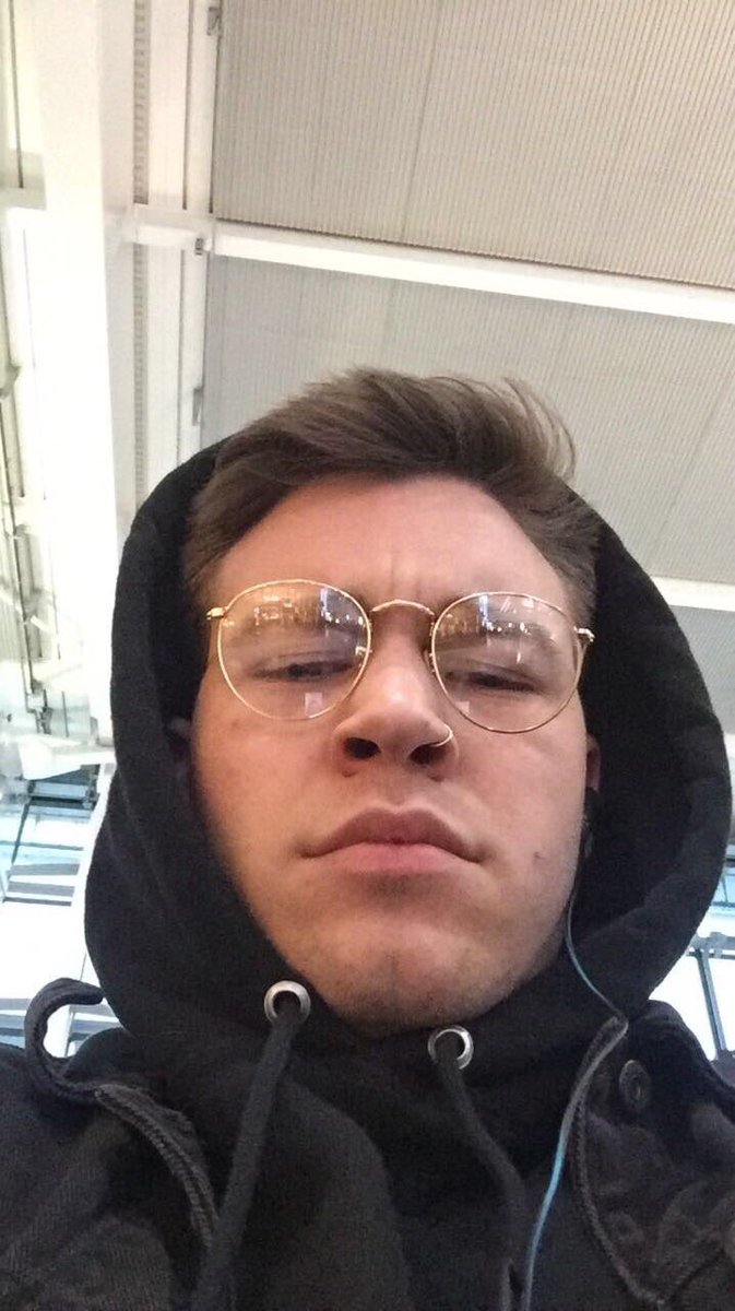 Eptic's tweet photo. Send me a 👊 if you’re ready 2 square up https://t.co/6bITupioOk