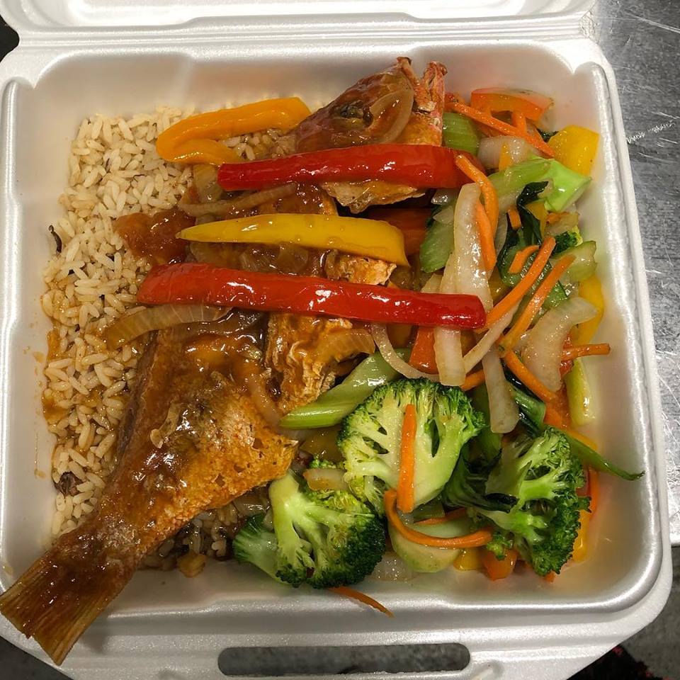 Mouth watering! Come to Jeanie’s Take Out! 3670 Odyssey Drove Mississauga Unit 6. 905-607-6222 #proudjamaicans #jamaicanfood #food #fish #brownstew #brownstewfish #delicious #jamaica #canada #toronto #the6ix