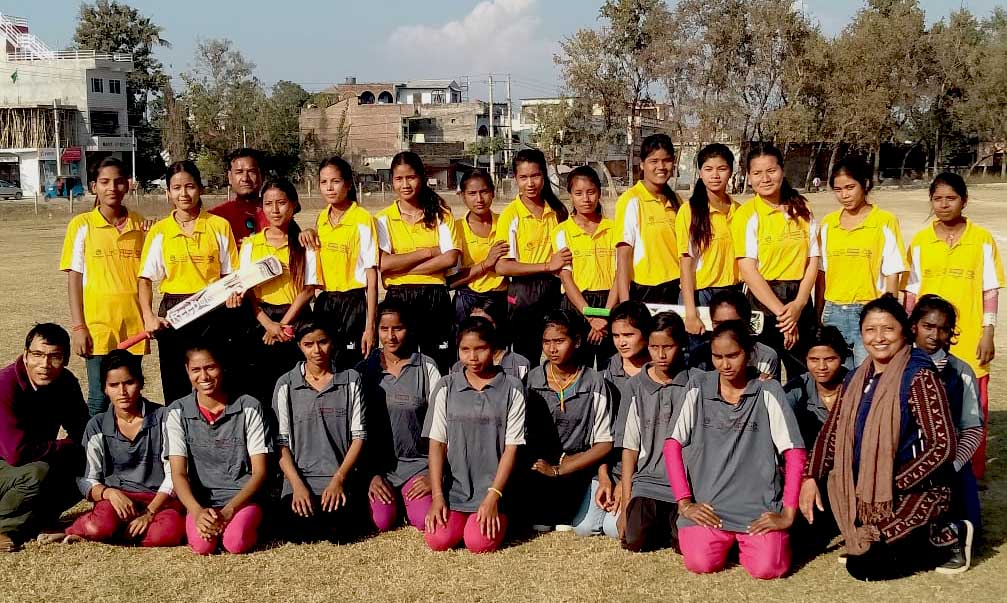 UNFPANepal's tweet photo. We are delighted to have partnered with Cricket Association of Kapilvastu for the 2nd edition of Girls' #Cricket Tournament 🏏to #endChildMarriage &amp; gender-based violence. 54 girls from 10 villages attended the event. 

In Kapilvastu, 61.8% of girls aged 10-19 get married early. https://t.co/04qlWfligo