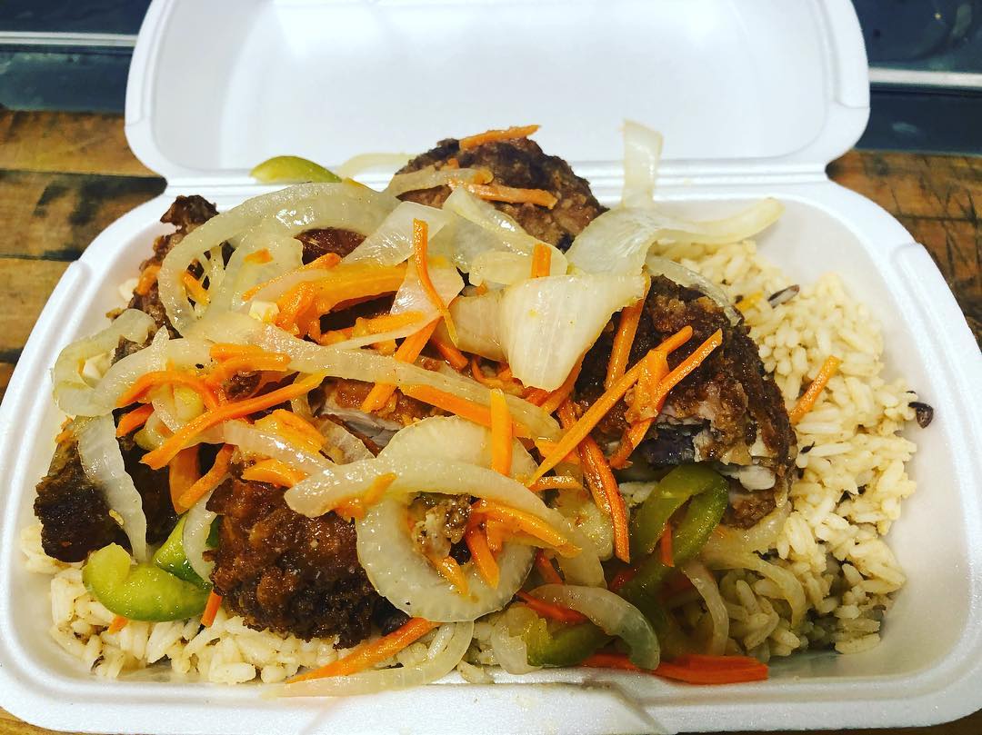 BakeryJeanies's tweet photo. Escoveitch Chicken #proudjamaicans #fish #jamaicanfood #jamaicanfood #friedchicken https://t.co/tQWY7X93aE