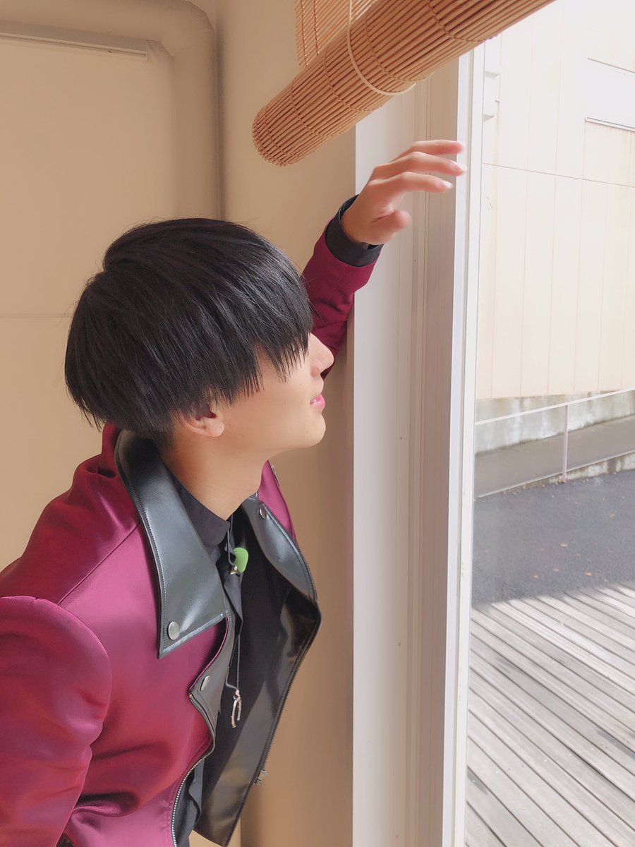 magipri5's tweet photo. おはよー！
今日は、「マジ☆チャレ」の収録です✨
今回も豪華なゲストの方と一緒に収録してきます！👏🏼

髪切った横の感じを撮って欲しいとの事で、、、
2枚目は喉仏もしっかり見えますね〜👀(笑)

今日もがんばろー！👍🏼

⚽️永田薫🎸 https://t.co/jSq2g83I6z