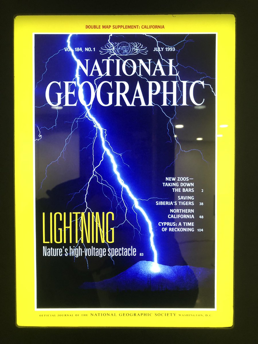 CorCima's tweet image. Glad to be back at @NatGeo HQ in #WashingtonDC with @LMU_Volc new colleague and friend @AriannaSoldati for the @NatGeoExplorers #lightning talks. #AGU2018. #volcanoesrock #vivalitalia @voltaic_eu