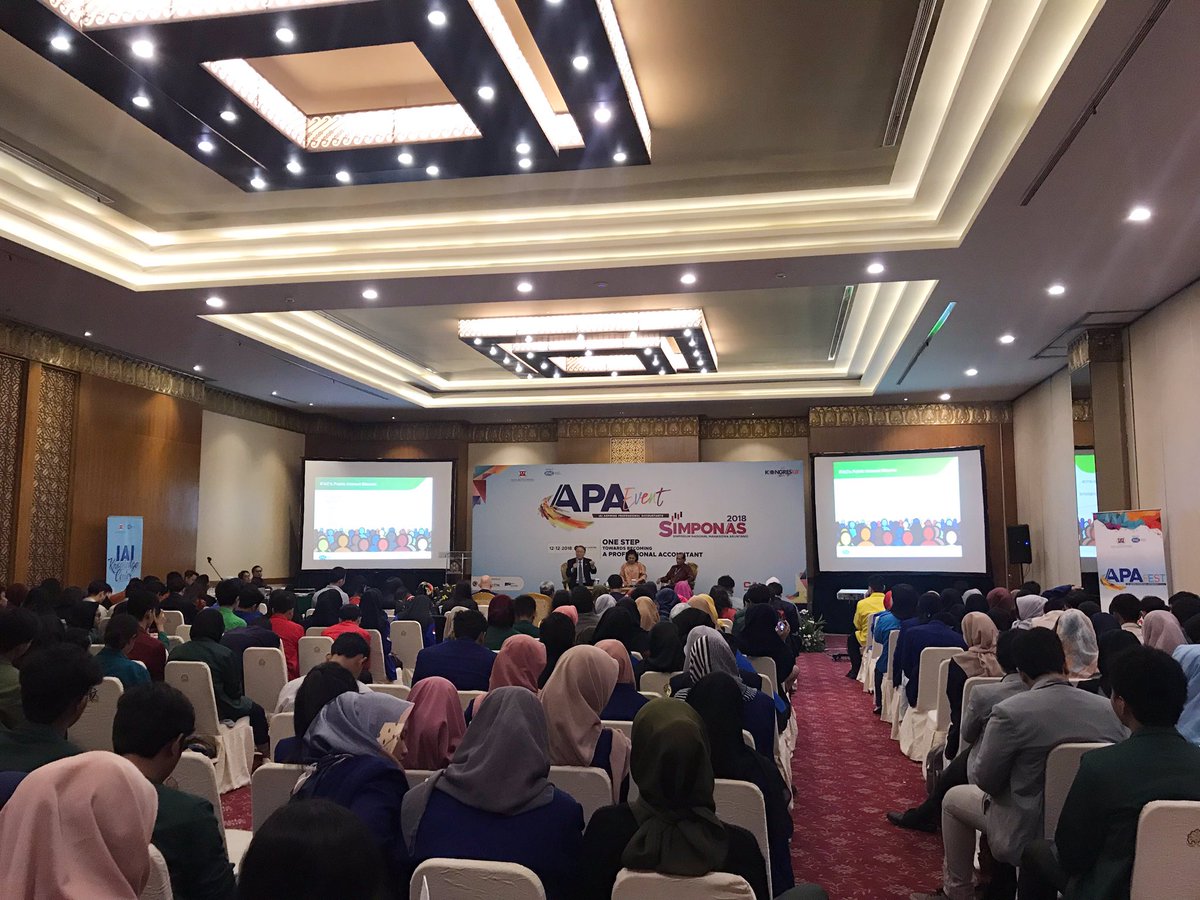 IAINews's tweet photo. IFAC President, Dr. In-Ki Joo meeting more than 300 Young and Talented Accounting Students from around Indonesia at the #APAEvent2018 @IFAC #kongresxiiiIAI https://t.co/RTxAFKZXq0