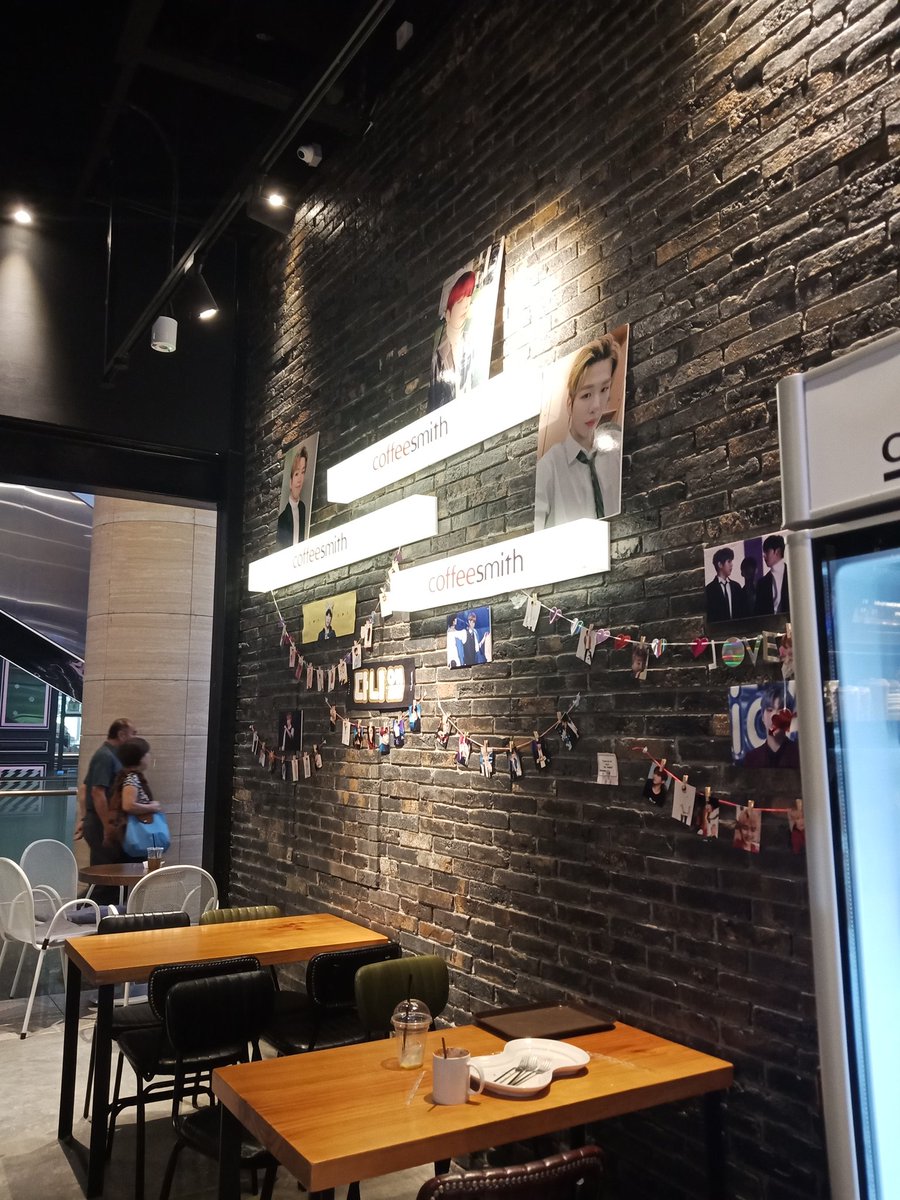 nrfariesyah's tweet photo. 📍12 Dec '18 
oc cs ; @Nielables 

am glad that this time round oc cs wasnt packed and can sit down and have bfast in peace HA admins were flly friendly &amp; i love all the decos ❤ thankyou admins! 

#EVERLASTING_LUV_NIEL https://t.co/27t6mS7KMO