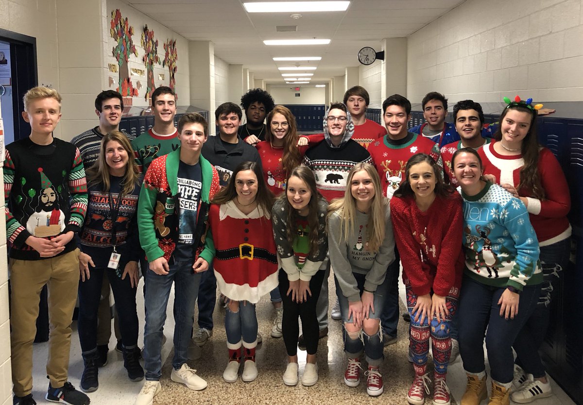 MsVMarketing's tweet photo. Amazing @BW_falconfrenzy winter spirit week day 2: no ugly sweaters here ... just festive fun winter holiday attire๐๐
๐ฝโ๏ธ๐โ๏ธ
PS itโs Workout Wednesday & Advisory #DoubleYes #Winning https://t.co/YjhEbOYkRt