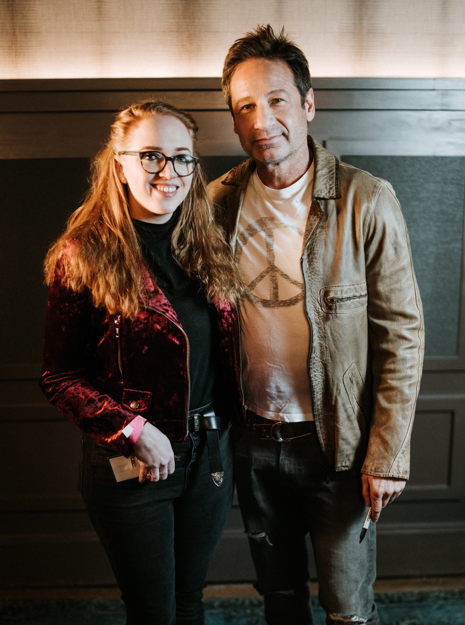 2018/12/09 - One Night with Davd Duchovny in Nashville - Page 4 DuMTeDLVsAARRpY