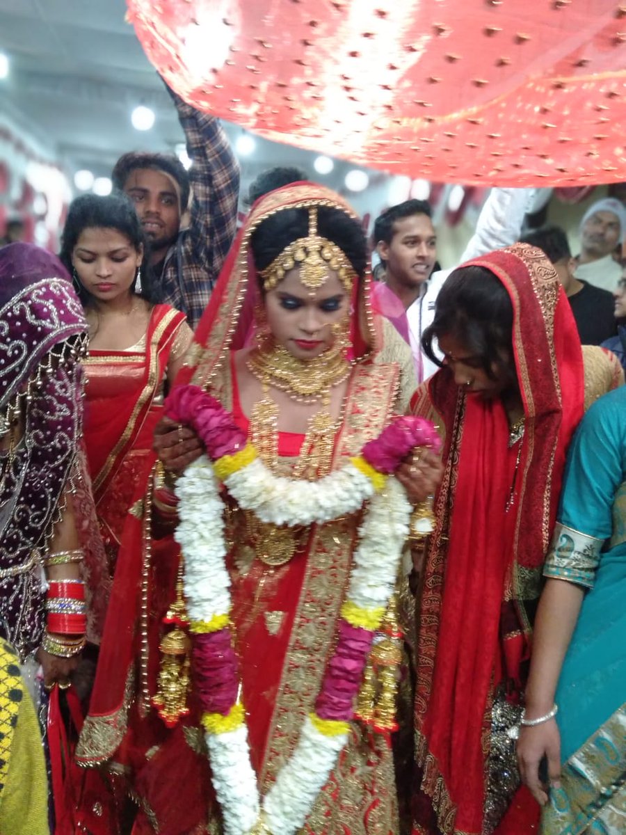 narayanseva_'s tweet photo. नारायण सेवा संस्थान उदयपुर शाखा हरिद्वार द्वारा एक अनूठी पहल।
श्रीमद भागवत कथा के साथ एक जरूरतमंद जोड़े को बांधा परिणय सूत्र में।
साक्षी को मिला जीवन साथी, सैंकड़ो लोगो ने दिया एक साथ आशीर्वाद।
#narayansevasansthan #Divyangwedding https://t.co/efYZxTGZrd