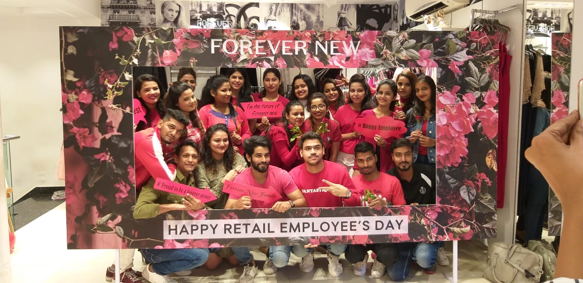 haperbaper's tweet photo. @forevernewindia celebrates #RED2018 in all their stores! https://t.co/librECu25x