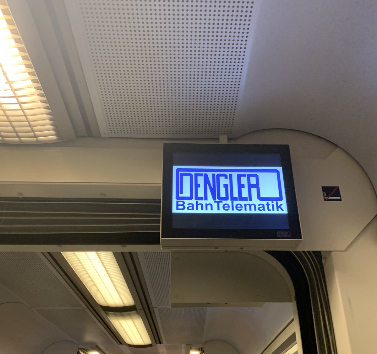 Hallo <a href="/DB_Bahn/">Deutsche Bahn Personenverkehr</a>, der #RE8 findet sein Kernel Image nicht. Könnt ihr das vielleicht per Durchsage ausrufen lassen?