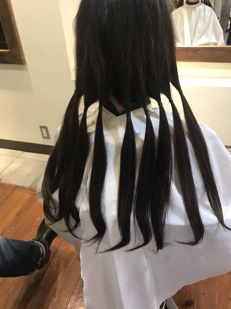 Sayaka 1 36 בטוויטר 髪切りました 念願のヘアドネーションさせていただきます 若い方達が頑張ってくれてるこちらに送らせていただきます ギリ31センチ 毛量少なくて申し訳ないですが 活用してもらえたら嬉しいです Hairforchildren 女子高生ヘアド
