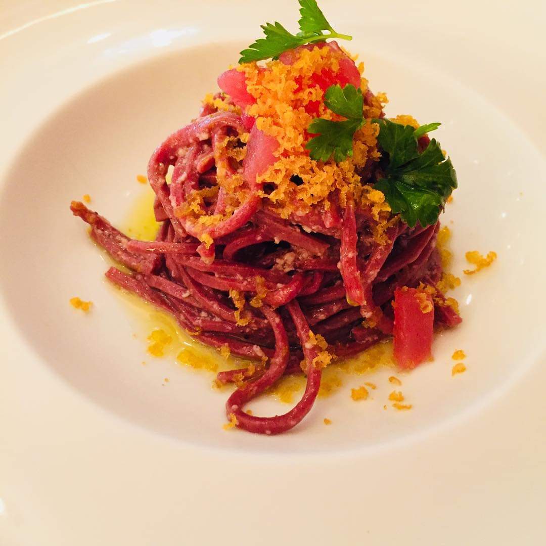 Chef_RM's tweet image. *Roats beets Spaghetti alla Chitarra with raw tuna sauce and bottarga*  

#santambroeus #robertomaurizio #italianchef #palmbeach #foodporn #palmbeachfoodie #foodblogger #salentochef #followme #instafood #chefofpalmbeach #spaghettichitarra #beets #tuna #bottarga @Sant_Ambroeus