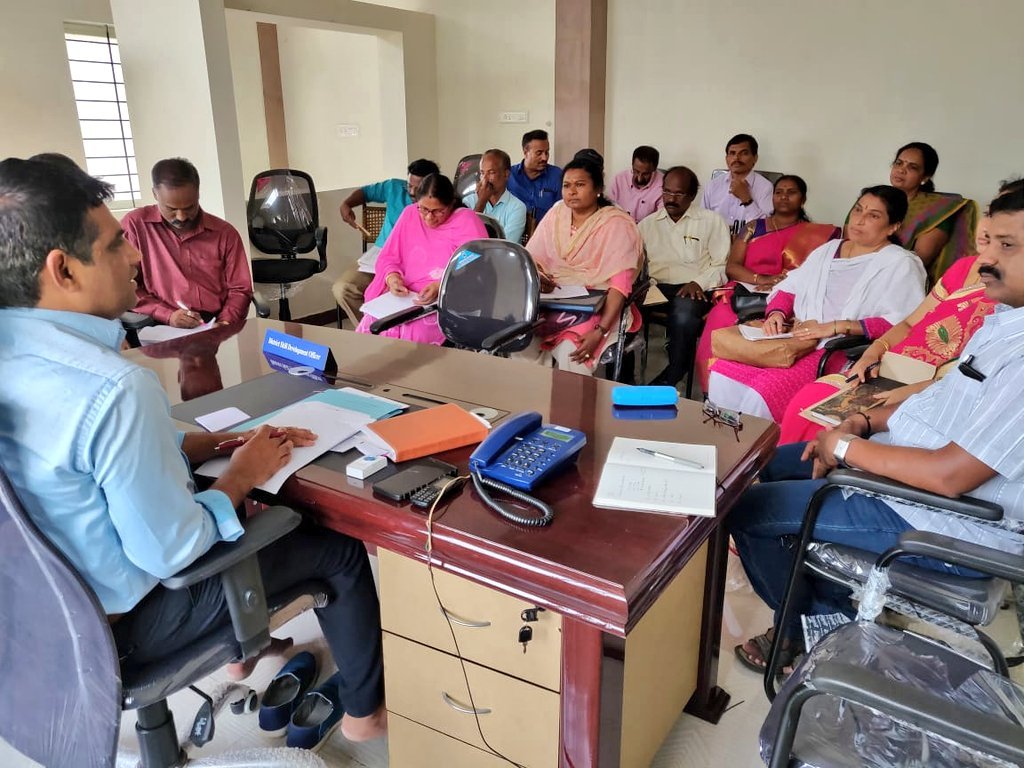 MoHUA_India's tweet photo. As part of the National Urban Livelihoods Mission, a hands-on training was provided to the functionaries of #Karnataka on PAiSA Portal.
#PAiSAPortal #SelfEmploymentProgramme
#TransformingIndia #TransformingLives https://t.co/7a4g4mTNtq