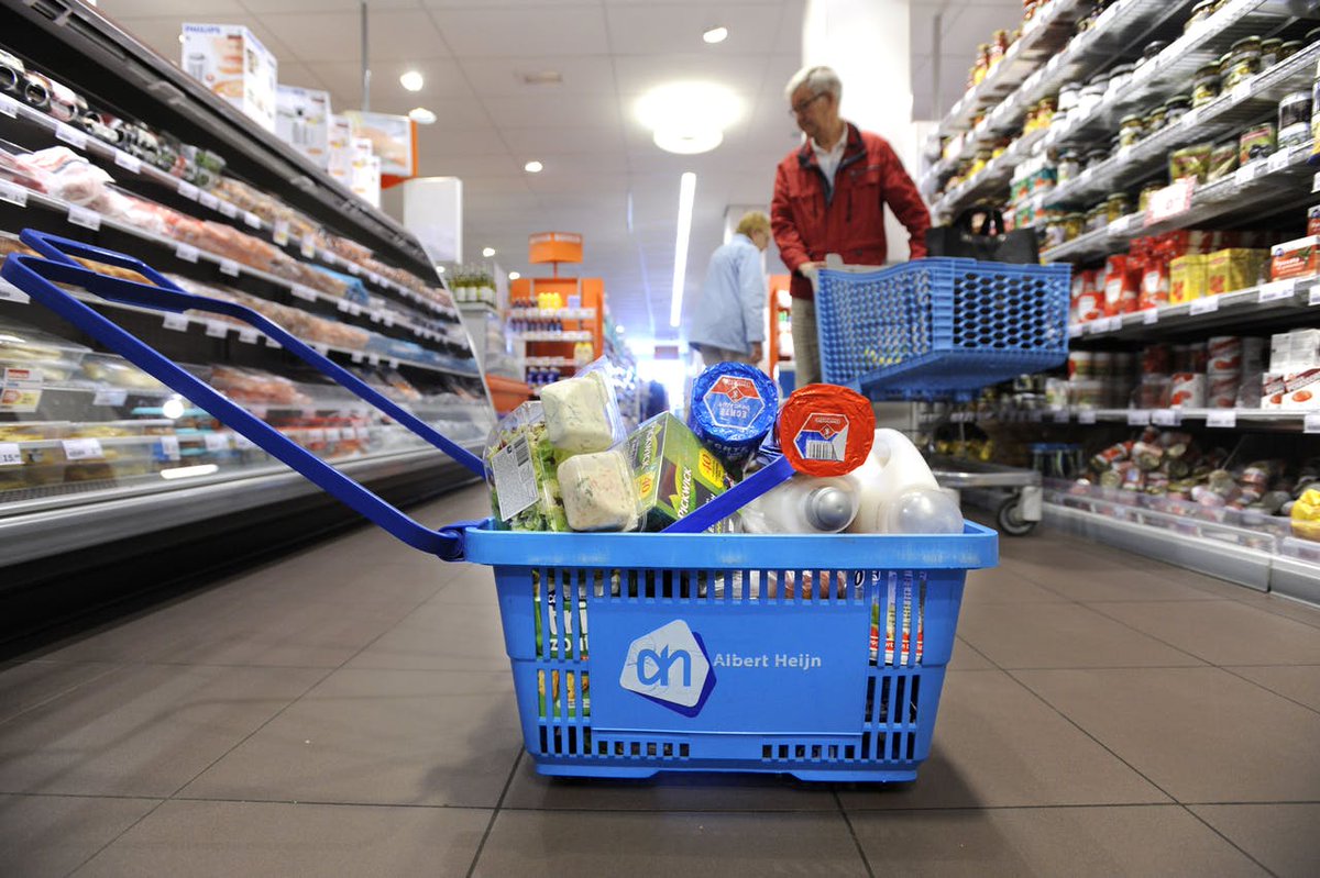 AH bouwt supermarkten om tot 'eetcentrum' om teruggang te stoppen fd.nl/ondernemen/128…