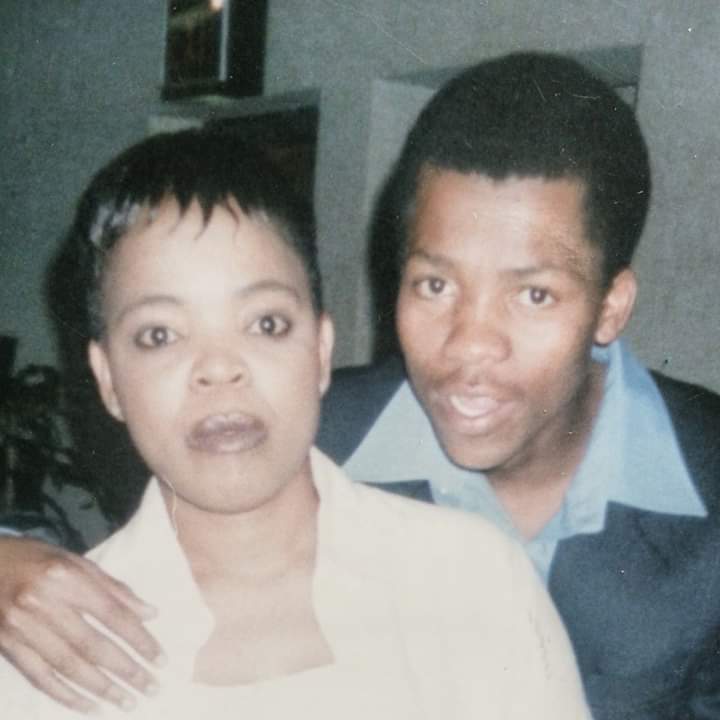 dumzamaswana's tweet photo. Me and @DrRebeccaMalope 18 years ago, on Gospel Gold. We are old bethuna. https://t.co/oAzgqTQDKx