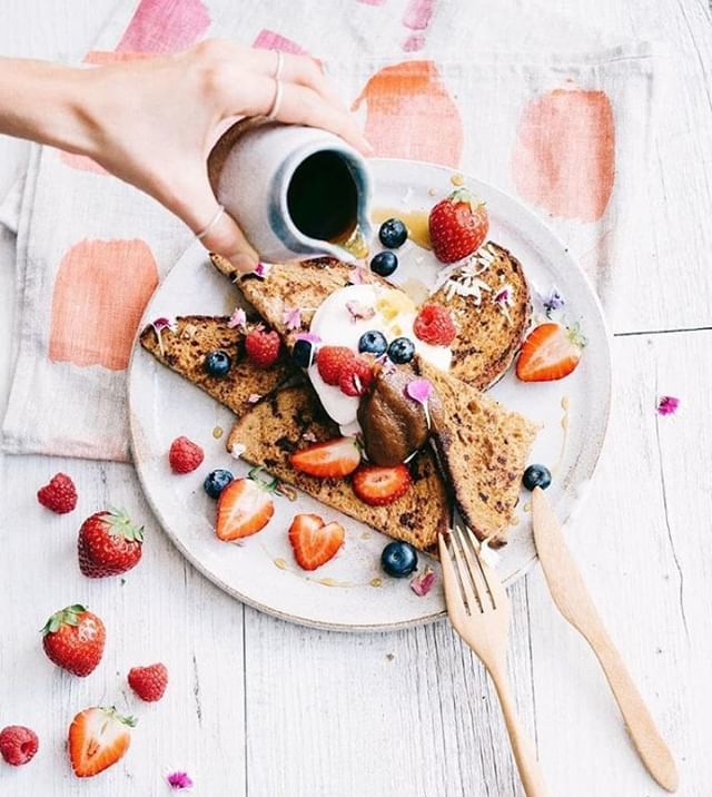 GoodnessMeBox's tweet image. DAIRY FREE YOGHURT Alternatives we love: 🥥 @coyo_organic Coconut Yoghurt Vanilla: No added sugar, sweeteners or preservatives, and flavoured with REAL organic vanilla bean. Rich, creamy and super satisfying, and the addition of vegan cultures makes t… ift.tt/2RTowTp