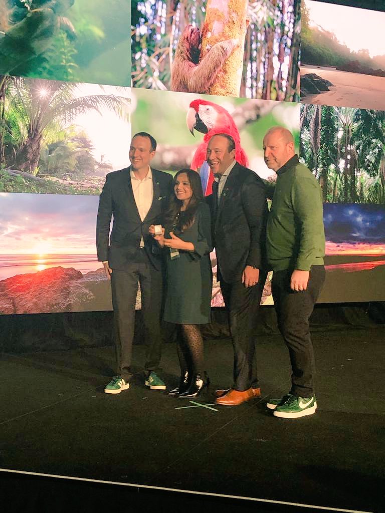 Branch 152nd and King George super proud and happy with our 2018 Champions! This was only possible because of our great team.. thanks to all the hard work of each and every member of our branch #TDchampions#PuntaCana <a href="/harmancheema_TD/">Harman cheema</a> <a href="/GillGill3/">sonia gill</a> @MarianneXiaTD @GurjivChahil_TD