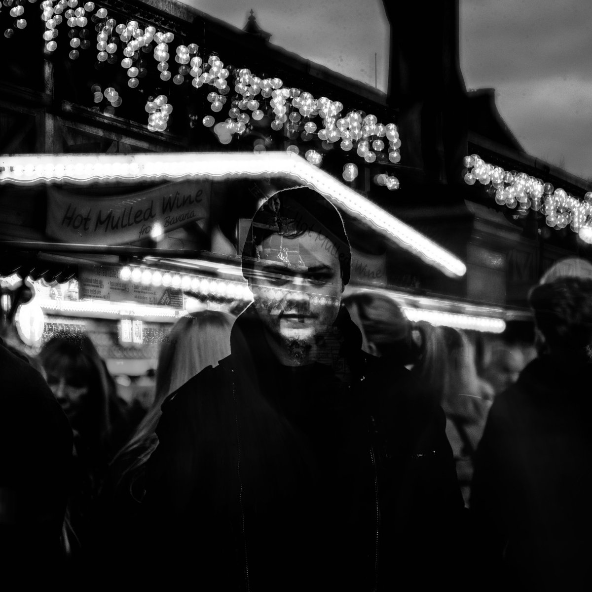 samliddicott's tweet photo. Thanks to @PaleGreenBand (Jack) for telling me about his new track, Fairly Lights in Albert Square, and how it came to mind; what music inspires him and what plans are coming up:
https://t.co/TpzSqopKKK https://t.co/e0fAAzpJpS