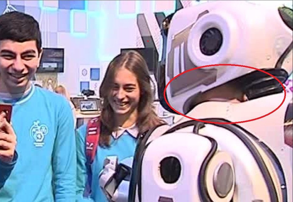 человек оказался роботом. робот борис. робот борис. роботизированный костюм для человека. робот федор костюм.