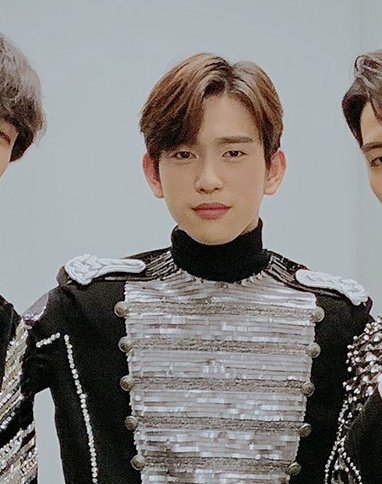 myloveyugy's tweet photo. THESE KINGS🌼🍑🌴 #MAMAVOTE #GOT7 https://t.co/FFVKSUhU3a