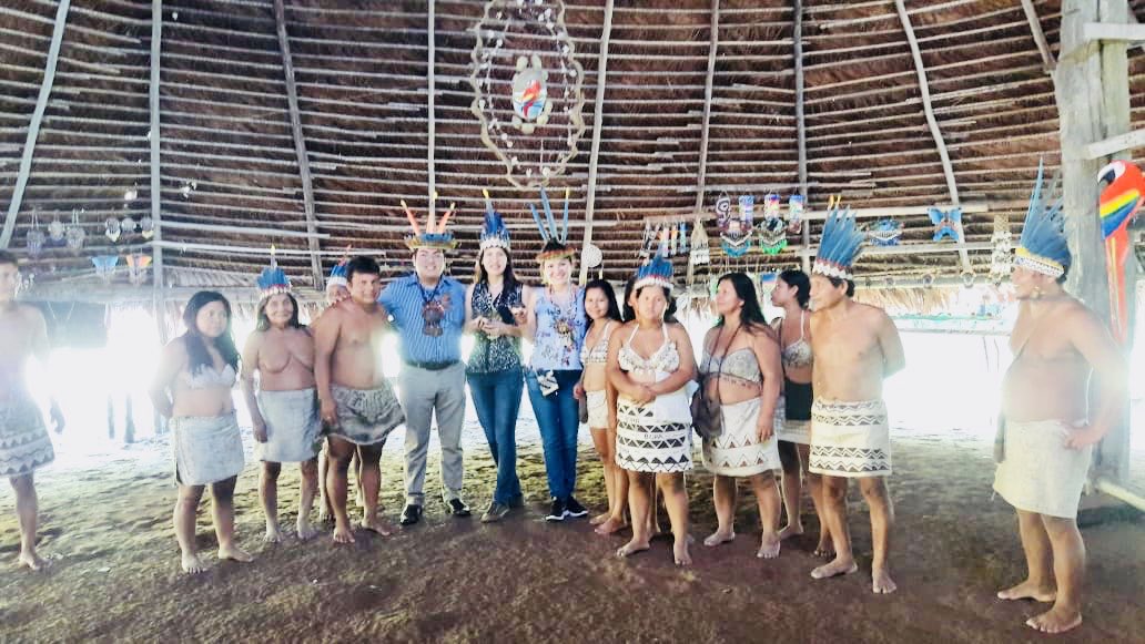 zorrillavane's tweet image. Ayer en la Comunidad Bora entre el río nanay y el Amazonas.
#PerúResponsable llegó para trabajar programas y proyectos de RSE y Culturas. Trabajamos juntos Turismo Sostenible generador de empleo, Empleabilidad y Emprendimiento.
#HayqueSumaRSE #PerúResponsable