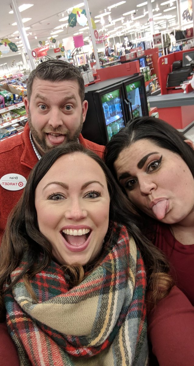Danielleknowlt3's tweet photo. #ShopWithACop #T1404 @ashpetteruto https://t.co/rXcTVxxUXC