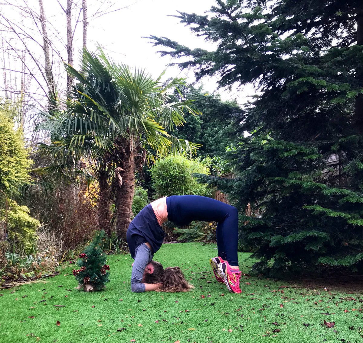 🎄 *NEW* Rocket workshop in Sheffield (Feb) + Wales Weekend Yoga Retreats (Jan &amp; Sept). Perfect Christmas gift fodder, right? For you or a loved one 💝 
Once you’re booked, your wellness-kick for 2019 is S O R T E D = you can get back to scoffing all the pies 🙌🏼 #justsaying #yoga