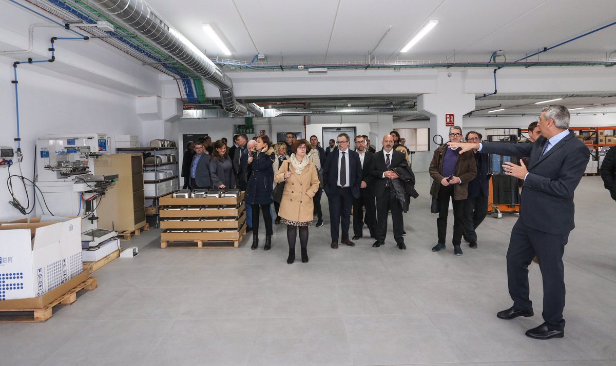 Sala Baño Magazine tweet media