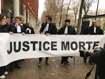 Voir l'image sur Twitter