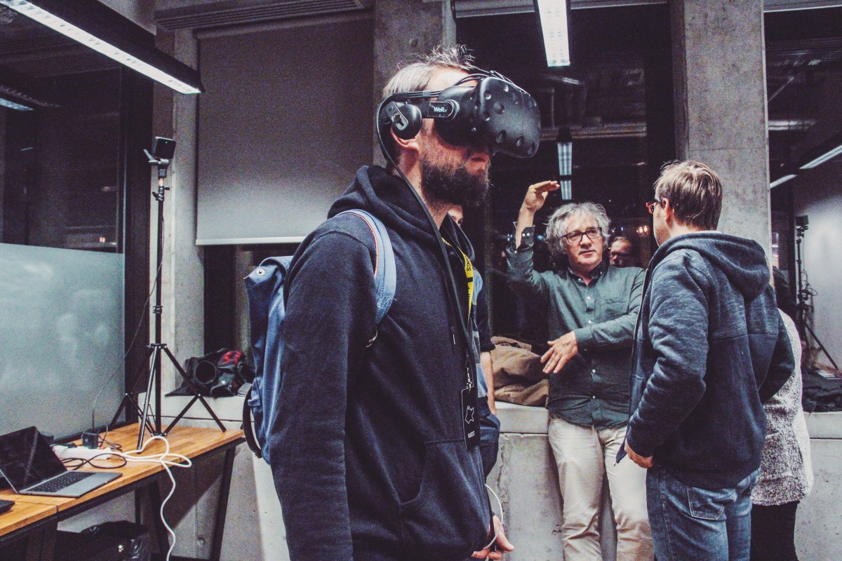 DiStLab's tweet image. #StoryCode is an international community of storytellers using technology. During two meetups in Warsaw Mike Robbins, Thomas Boland, Ewa Drygalska and Philo van Kemenade shared their projects, practices and tools with the participants of the #DigitalStoriesLab
#XR #Museum #bots