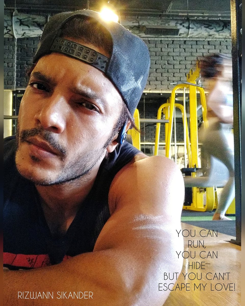 RizwannSikander's tweet photo. You can RUN, You can HIDE... BUT You can't ESCAPE my LOVE...! #rizwannsikander #you #can #run #hide #but #cant #escape #my #love #enriqueiglesias #lover #boy #babe #boyfriend #gym #photo #eyes #Bodyholics https://t.co/fJKWBcgQl6
