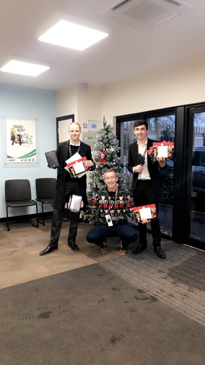 Bronwyn_ERAC's tweet photo. Team SC63 ready to deliver Christmas cheer & fabulous service to all of our corporate customers this morning!! π
π»π Selection boxes & winning service on its way πͺπ»#EracScotland #Servicechamps #santasdeliveringearly https://t.co/HAShjnszPw