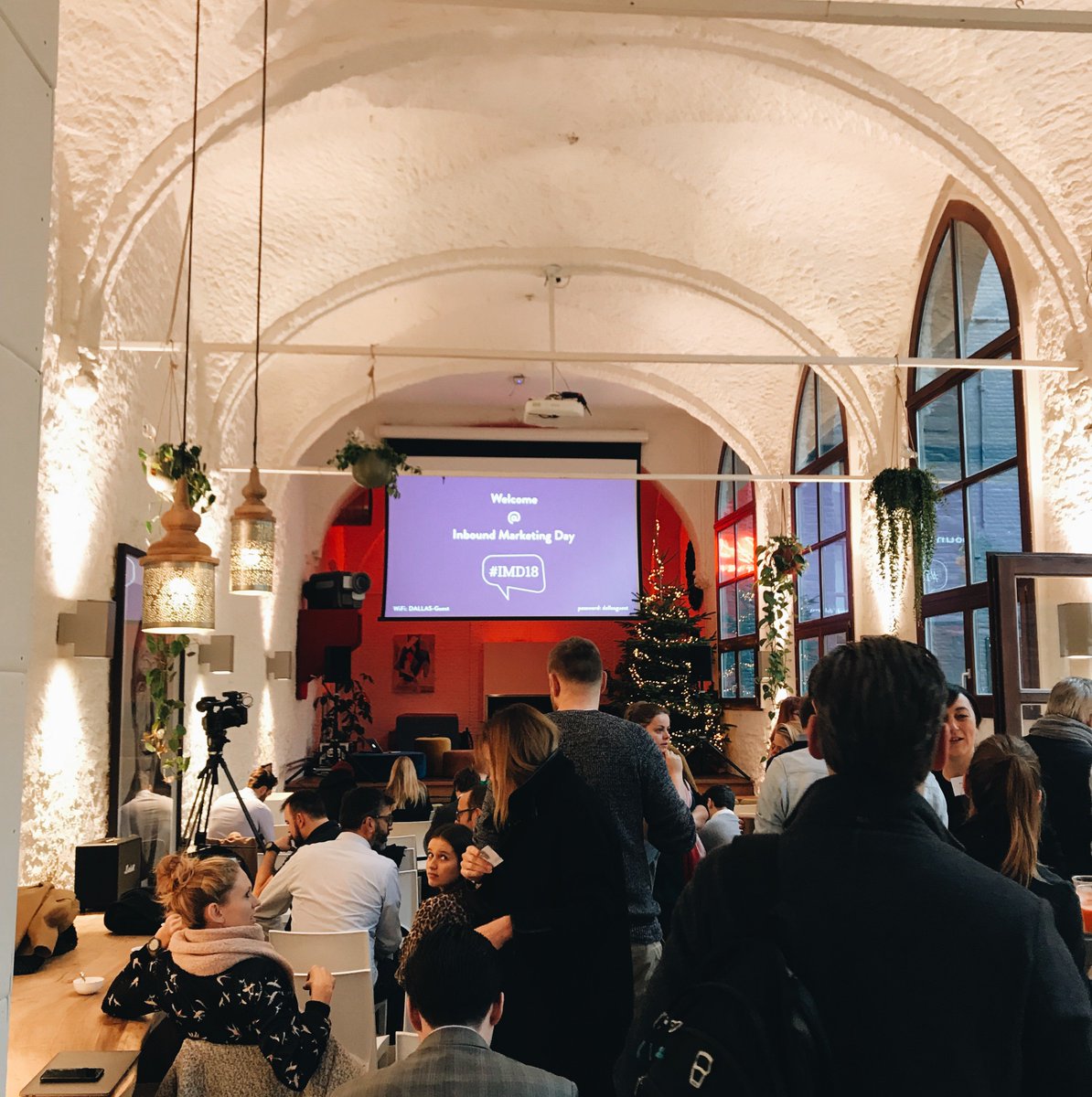 Welkom op Inbound Marketing Day 2018. <a href="/svaughaninbound/">Steve Vaughan</a> van <a href="/HubSpot/">HubSpot</a> zorgt voor een kickstart met zijn presentatie "The future of marketing &amp; sales alignment". #IMD18 #Inbound #hubspot