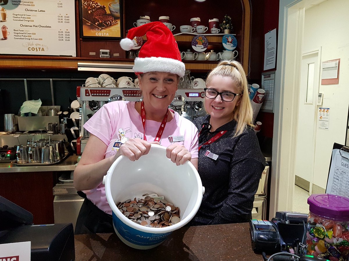 compassgroupuk's tweet photo. Elf week continues!! We are so proud of all our healthcare retail colleagues who dedicate their time for such an amazing cause! #elfweek #teamCompass #Alzheimers #Christmas ๐๐ฅ https://t.co/FN6qc41OD6