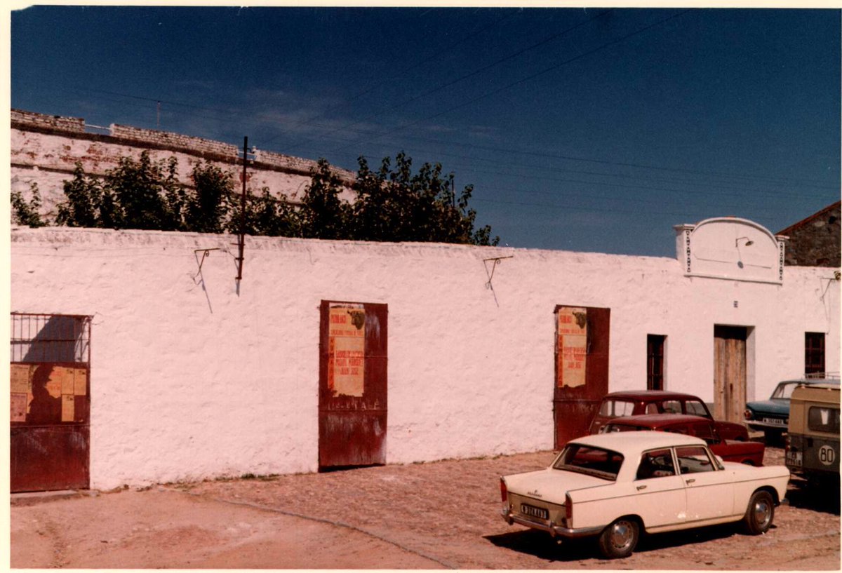 📸 ¿Recuerdan nuestra Plaza de Toros así? Cómo ha pasado el tiempo...

#Recuerdos #CosoDeLosLlanos #Historia #Pozoblanco
<a href="/CosoLlanos/">Coso de Los Llanos Eventos</a>