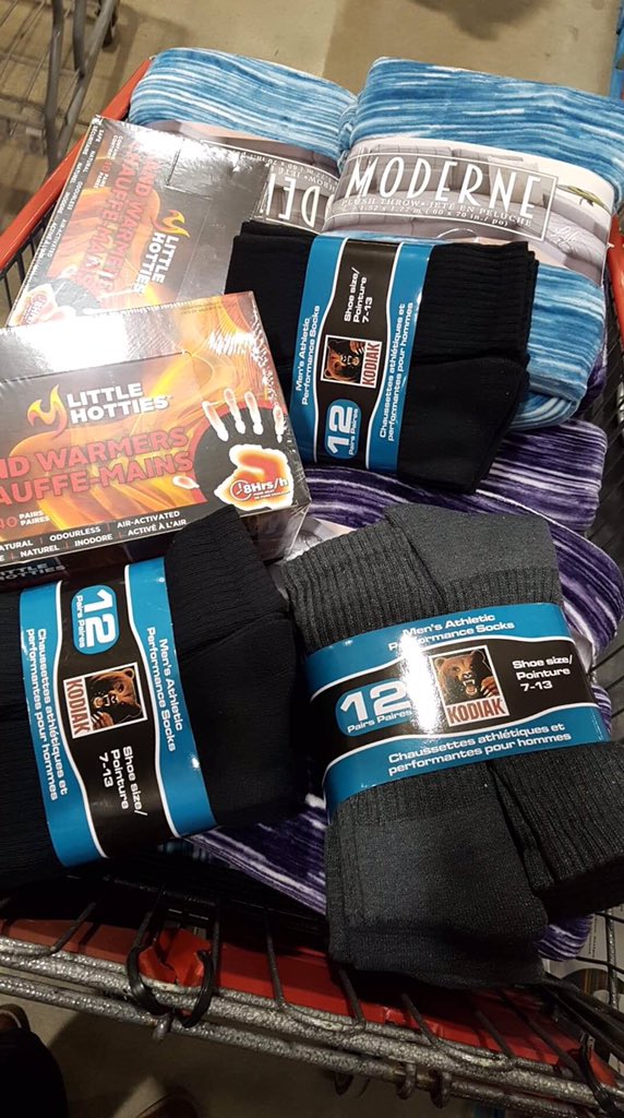 KeepTOwarm's tweet image. Preparing for our first drop! #ktw2019 #tistheseason