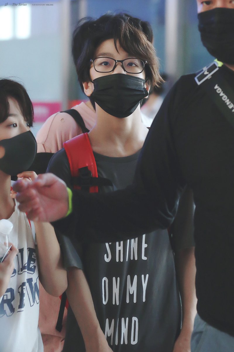 THESIRIUS0311's tweet photo. 180721 QINGDAO

#BOYSTORY #XINLONG #鑫隆 https://t.co/kRPpULuQfC