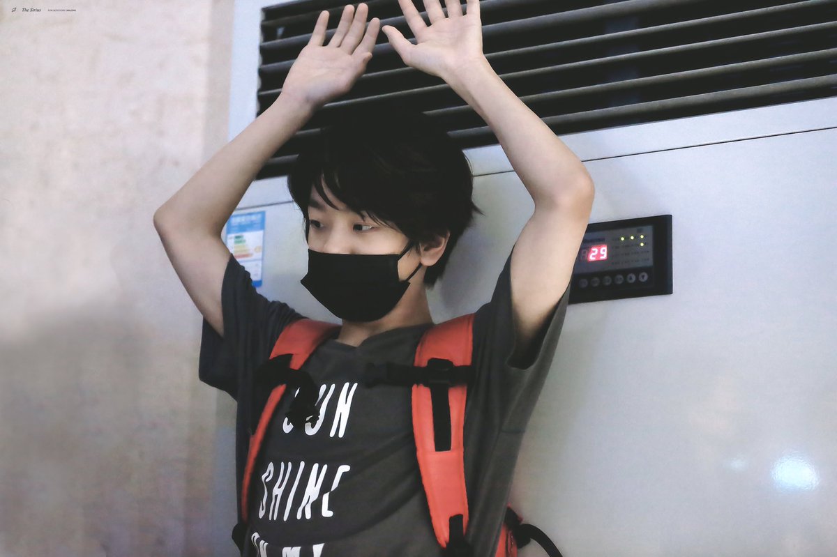 THESIRIUS0311's tweet photo. 180721 QINGDAO

#BOYSTORY #XINLONG #鑫隆 https://t.co/kRPpULuQfC