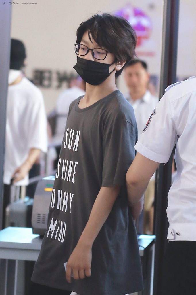 THESIRIUS0311's tweet photo. 180721 QINGDAO

#BOYSTORY #XINLONG #鑫隆 https://t.co/Zz7bhFrXbw
