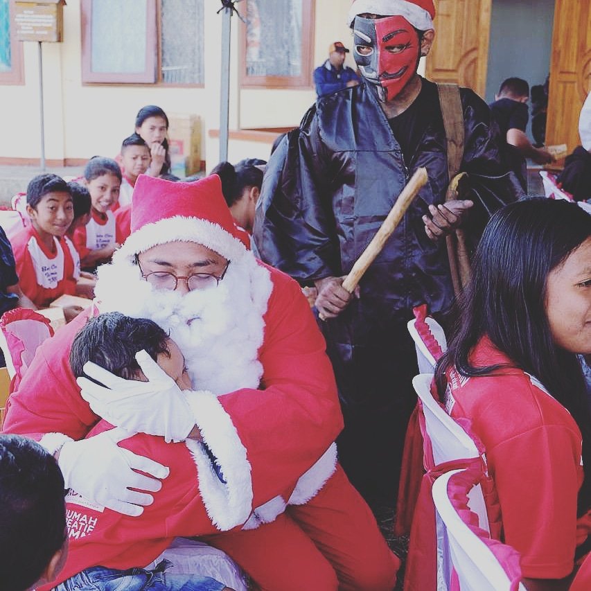 papakingsofking's tweet image. Santa claus is coming to RKB Manggarai