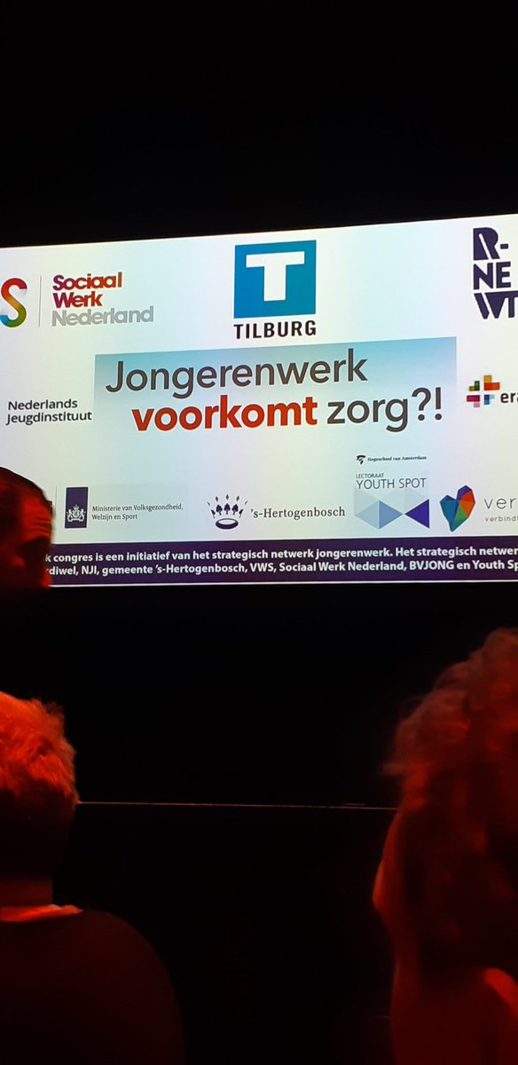KarimChatouani's tweet photo. Met @AnneriekevdVegt en @alizanzan86 inspiratie op doen op het landelijk congres #jongerenwerk   @Tilburg! https://t.co/yUkENwUvec