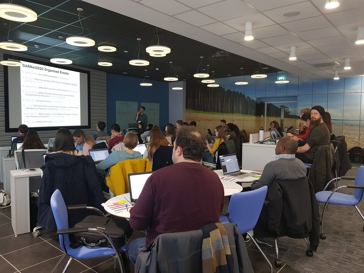 Still buzzing on the third and final day! @LiverpoolPlants on what <a href="/GARNetweets/">GARNet UK Plant Science</a> has to offer the community at <a href="/EarlhamInst/">Earlham Institute</a> #CyVerseRNAseq workshop.