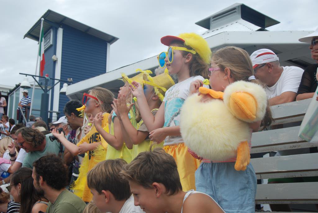 Join us in your quackiest outfit to watch the QUACK ATTACK DUCK race on Sat 29 Dec at @KnysnaWaterfront!
Be part of the action and buy a duck number @ just R30 then watch your duck compete! Just R25 p duck for 2 or more! 
 Buy your duck numbers online now: pay.onlines.co.za/product/splash…