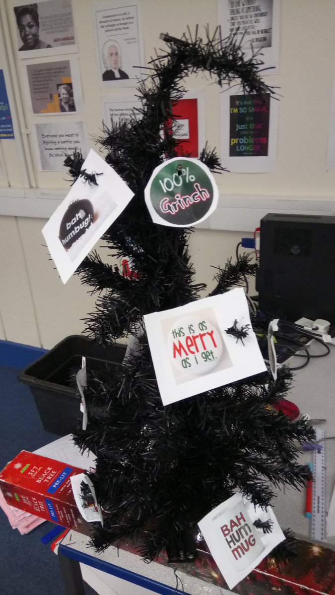 Ronvarndeanvac's tweet photo. Some of these teachers have unique ideas about Christmas Tree decoration. https://t.co/2VgI0jfUx9