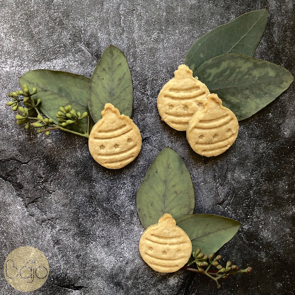 BajoCooking's tweet photo. Christmas vanilla cookies with lemon🌲🌲🌲
.
.
.
.
#cookies #lemon #christmas #vanilla #christmaspreparation #christmascheat #sweet #homemade #homemadefood #homemadecooking #homemadewithlove #baked #omg #yummy #yummylicious #yummyinmytummy #bajovari #bájovaří #food #foods #foodie https://t.co/ezMsCZ62Aa