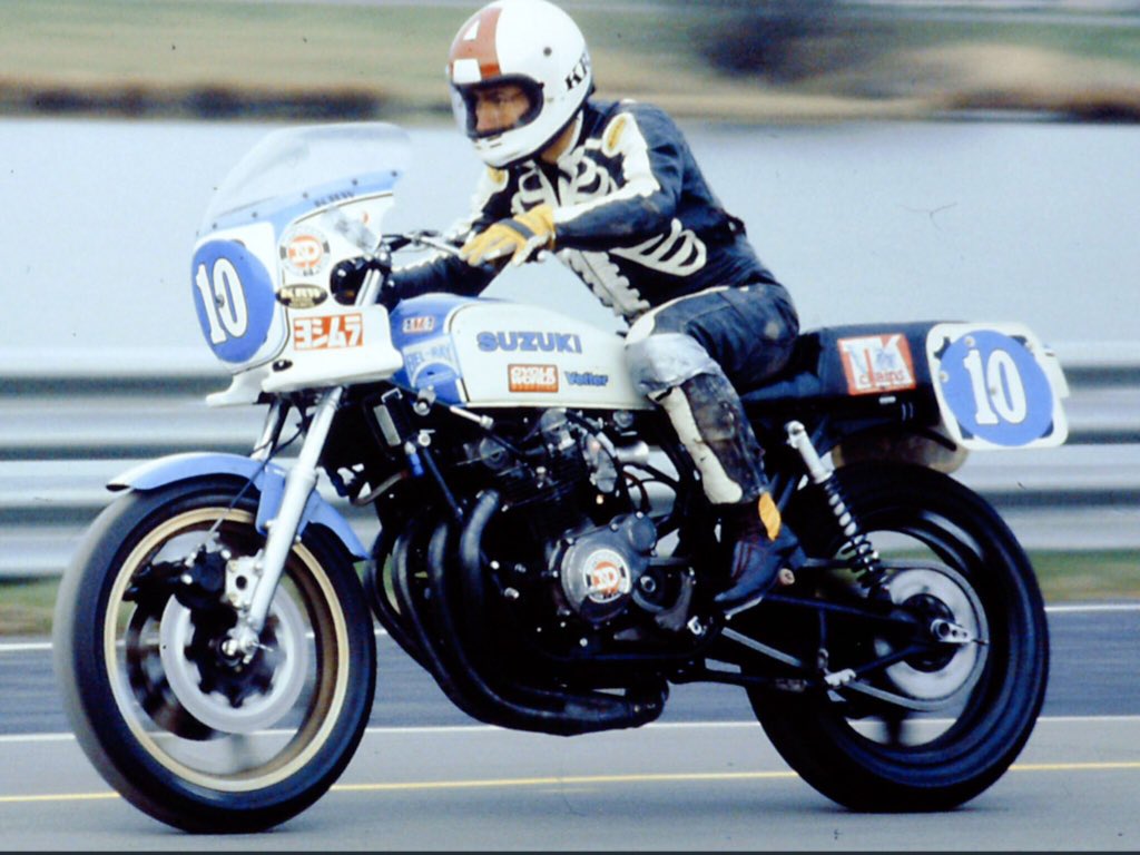 popsyosh34's tweet photo. Dave Aldana Yoshimura GS1000 Suzuki #skeletonleathers #ultimatecool #situpandbeg @Caferacer1979 @GetMotored https://t.co/EoOOb8N58f
