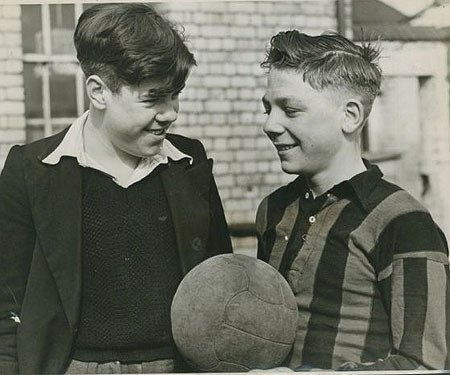Sending Wednesday greetings to Ashwood Nurseries in #Kingswinford who have sold 75 copies of #DuncanEdwards: #BlackCountry Boy to Red Devil. #mufc #mufc_family