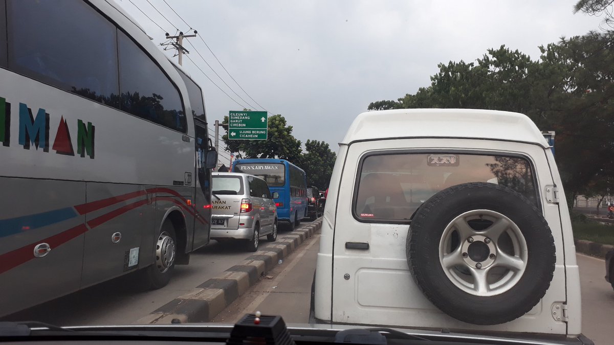 awalok1's tweet photo. Bundaran Cibiru arah Cileunyi Macet padat merayap
@BDGsosmed @detikcom @infocibiru_bdg https://t.co/nIx8Mh0puq