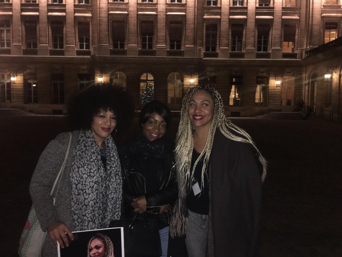 MinnerSati's tweet photo. merci de m avoir soutenu, pour cet événement "entrepreneuses en ville" #entrepreneuse #bordeaux #nexity #cosmetiquebio https://t.co/pBpTijg64n