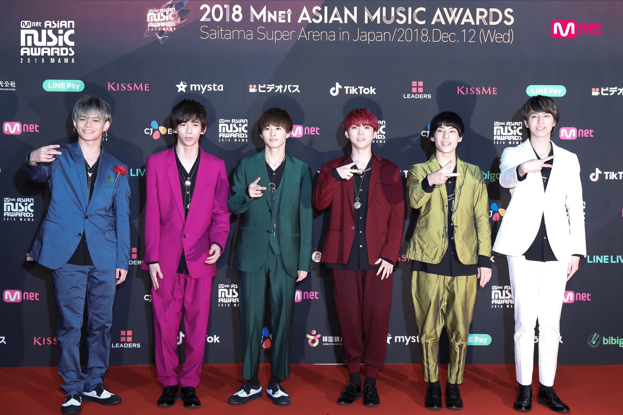 Mama 엠넷아시안뮤직어워즈 18mama Fans Choice In Japan Bullettrain Here Go The Live Photos Of Mamaredcarpet Likemama Mama10 Mama 엠넷아시안뮤직어워즈 18mama Fans Choice In Japan Bullettrain Here Go The Live Photos Of Mamaredcarpet Likemama Mama10