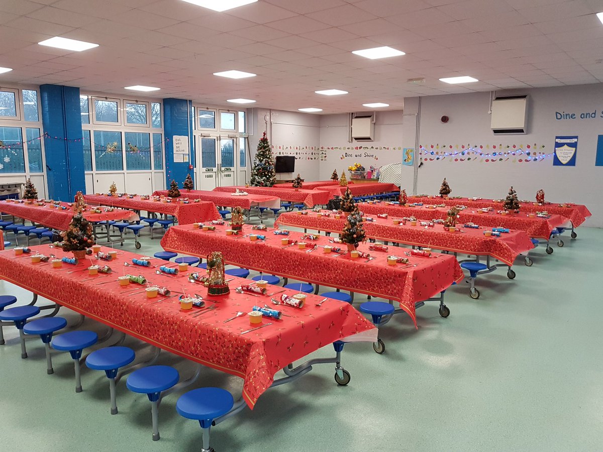 Fairfield primary looking very festive all ready for Christmas dinner 🎅⛄🎄